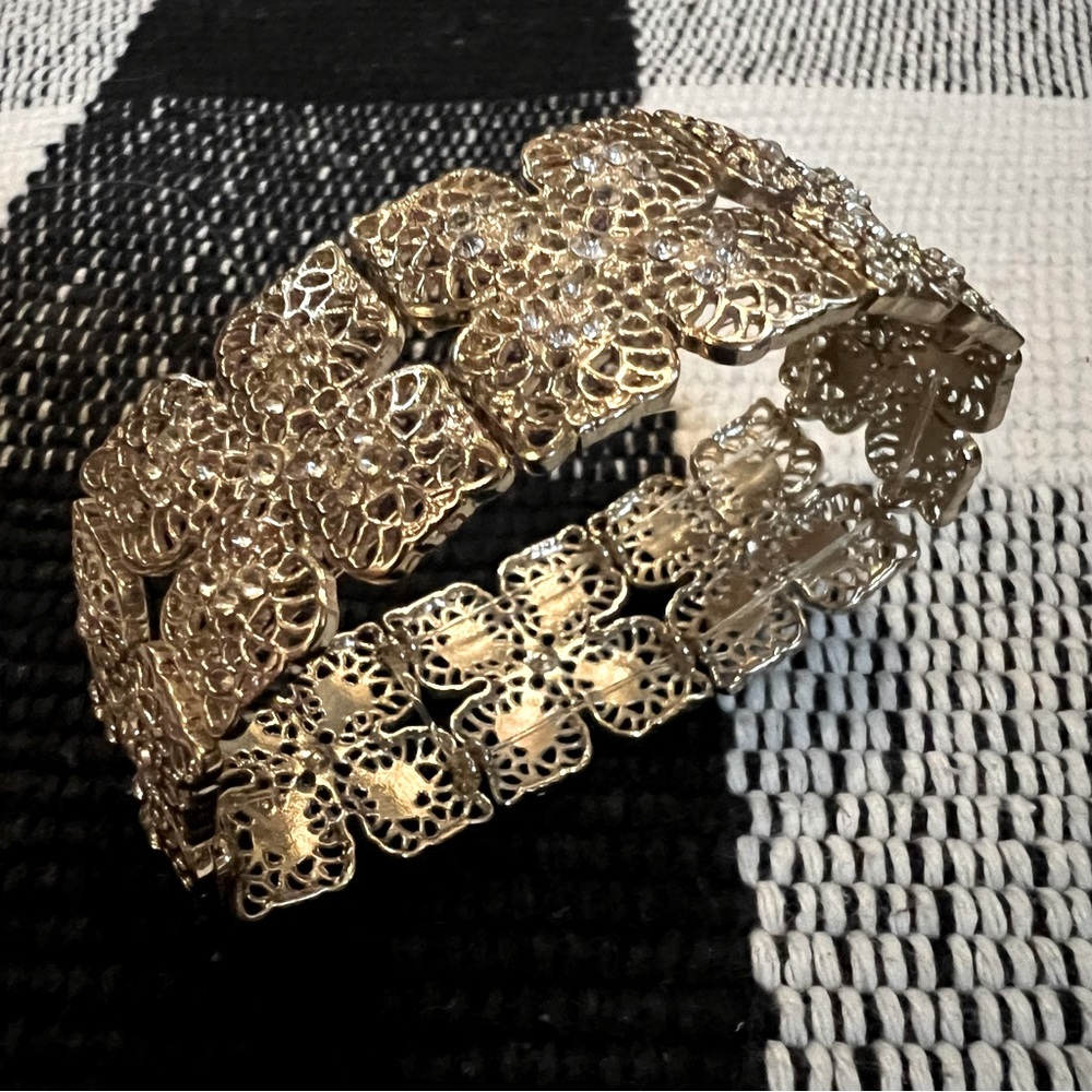 Gold Filigree Crystal Floral Stretch Bracelet